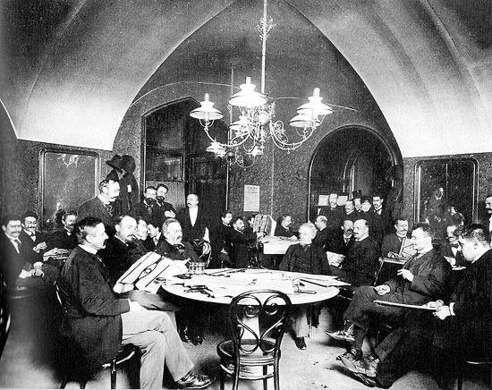 Vienna café c. 1900 (Credit: Habsburger.net)